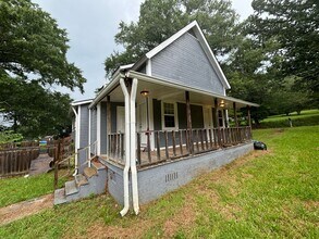 Building Photo - 201-203-203 Grove Ave SE