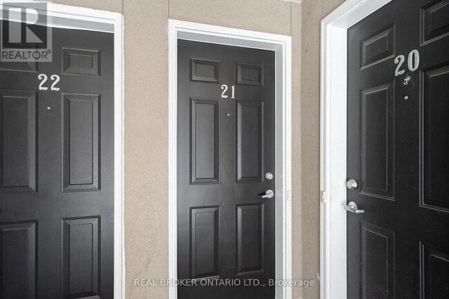 Photo du bâtiment - 108 Redpath Ave