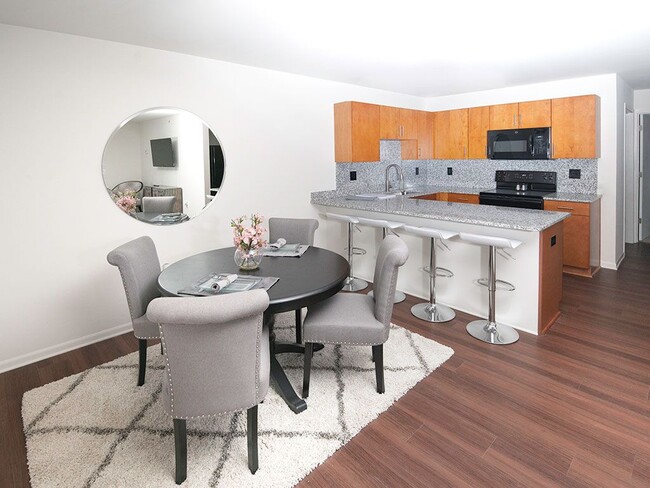 Dining Area - Gray Estates Apartments