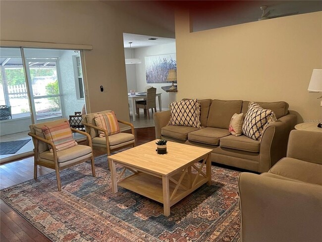 Building Photo - 1012 Laurel Ave