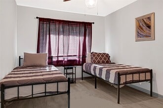 Building Photo - 1806 Clayton Dr