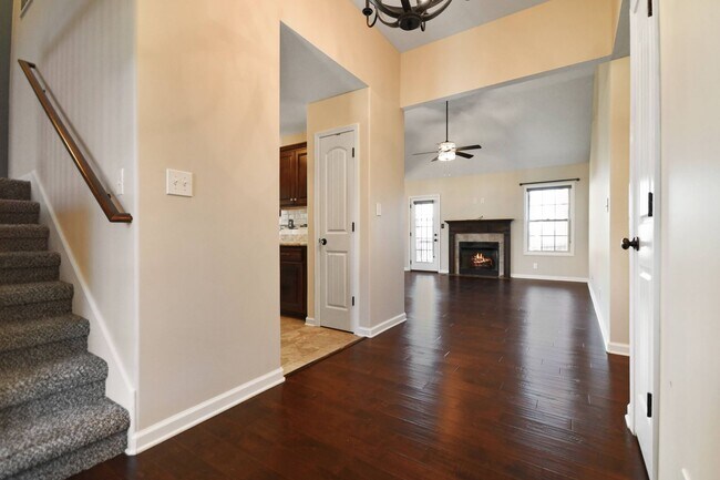 Foto del edificio - Pet Friendly Three Bedroom with Bonus!