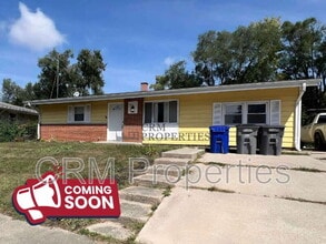 Building Photo - 806 Maumee Dr