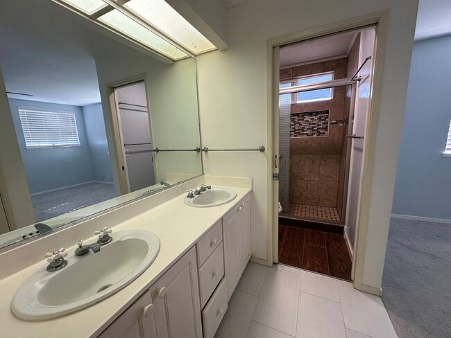 Foto del edificio - 1082-1082 Hakala St