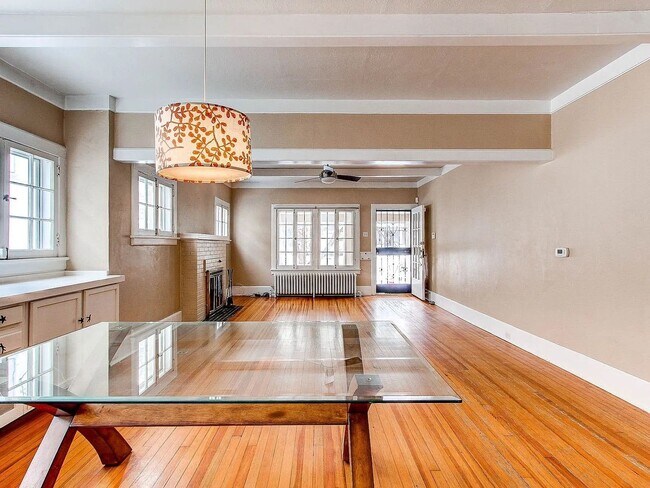 Foto del edificio - Charming Cheesman Park Duplex | 2 Bed / 2 Bath | Large Yard + Deck