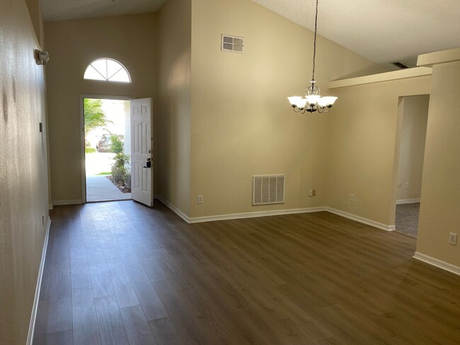 Building Photo - Pool-Home for Rent