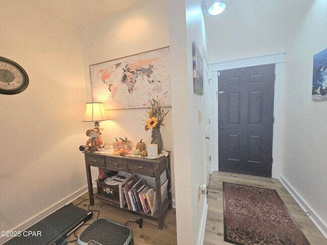 Building Photo - 13805 Flamingo Ave