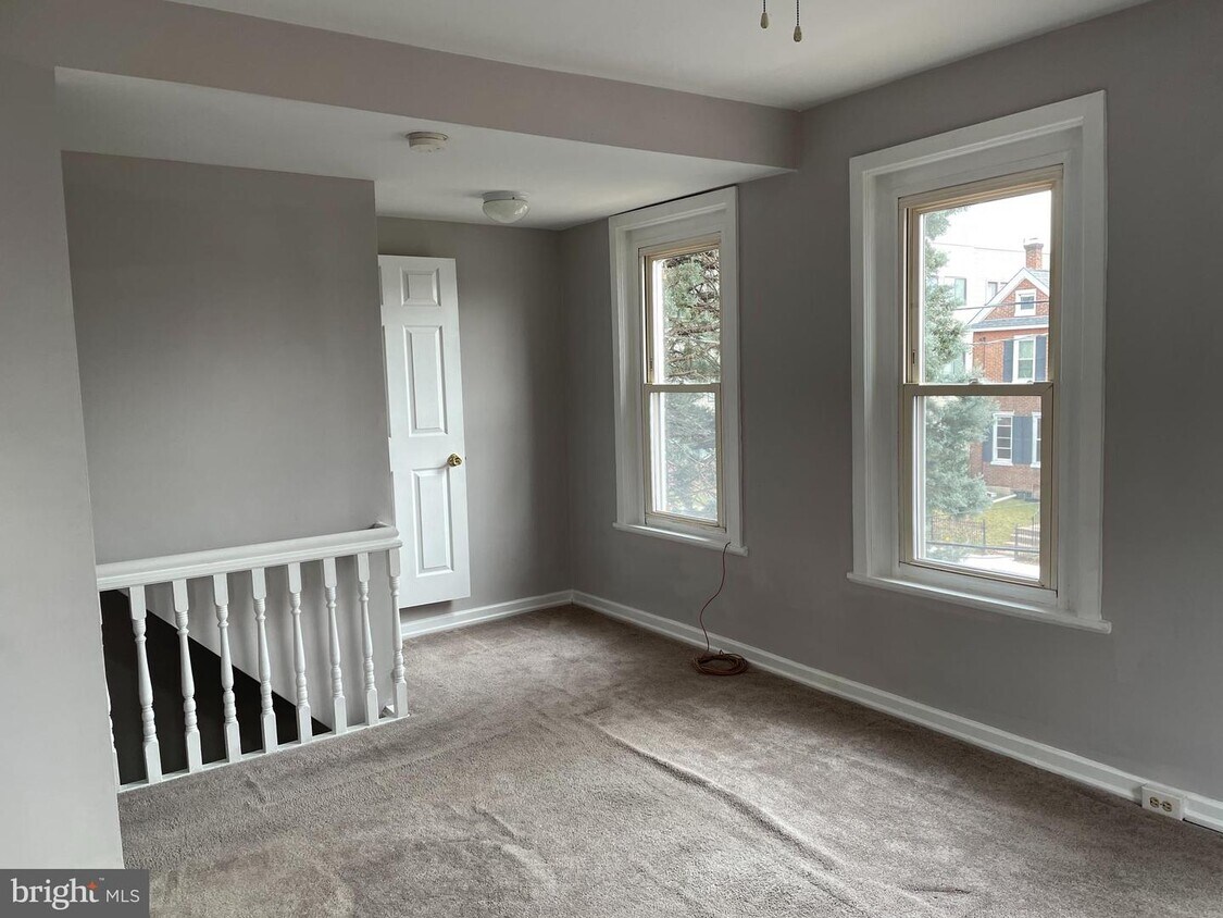48 N Richardson Ave Unit 2ND FLOOR, Lansdale, PA 19446 Room for Rent