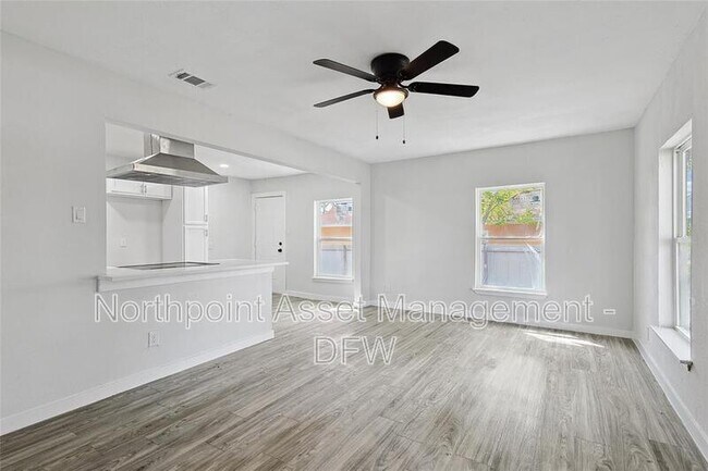 Building Photo - 1906 Stovall Dr