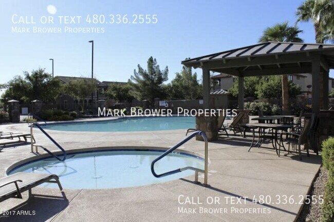 Foto del edificio - 4450 E Oxford Ln