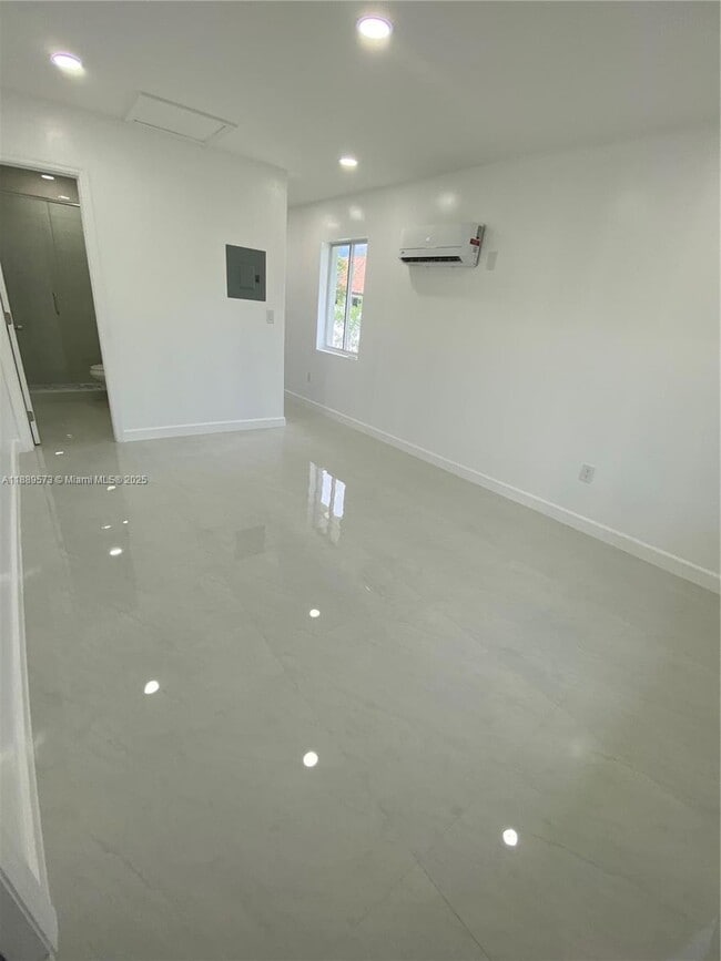 Foto del edificio - 9731 NW 27th Terrace
