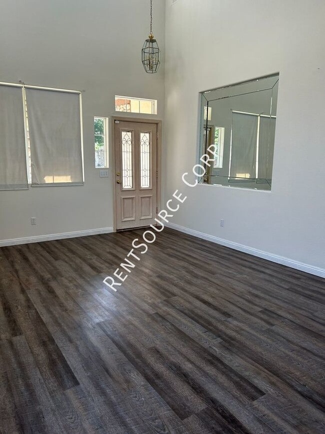 Foto del edificio - 4 bedroom, 2.5 bathroom home for rent in L...
