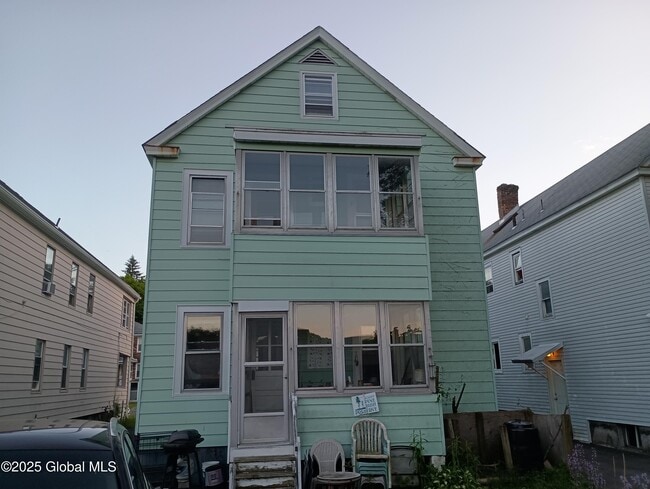 Building Photo - 620 Providence St