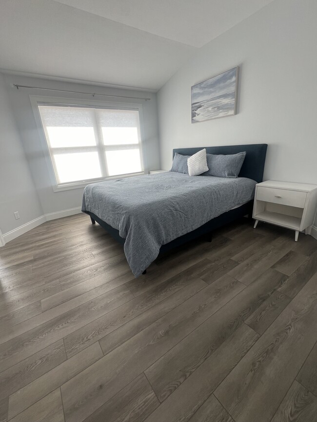 Master BR - 982 Lake Ridge Dr