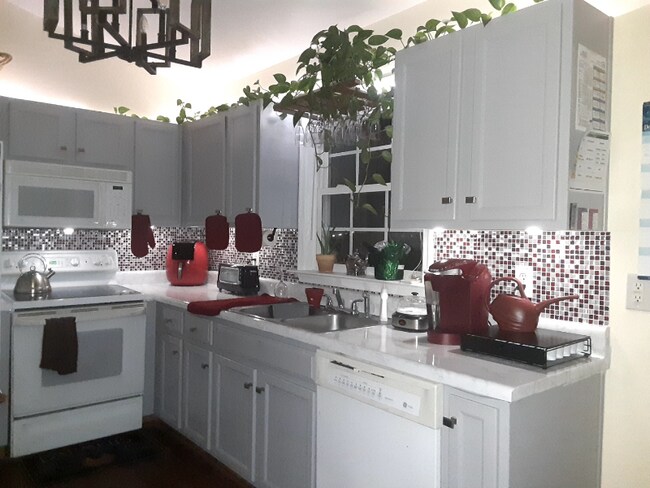 Foto del edificio - 5605 Lake Crest Way