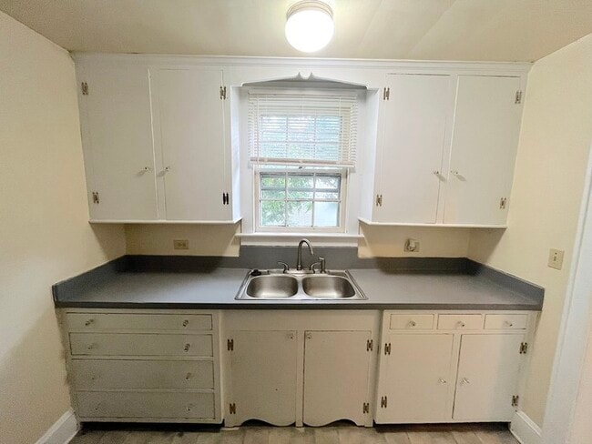 Building Photo - Apartment for rent by the Beach!