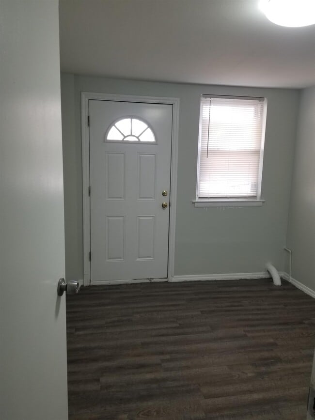 Building Photo - 38 Fisk St