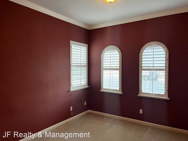 Building Photo - 3 br, 2 bath House - 2600 Torrey Pines Dr