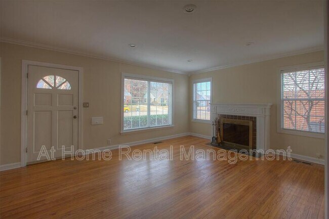 Building Photo - 1209 S Marion Ave