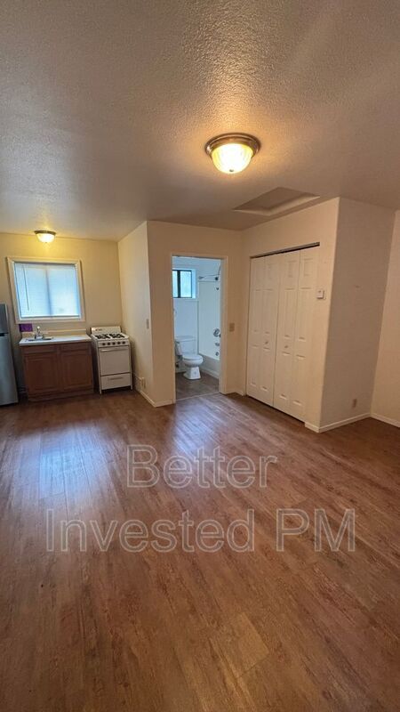 Foto del edificio - 24631 Birch St