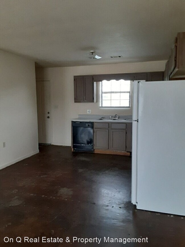 Building Photo - 2 br, 1 bath House - 399 Brian