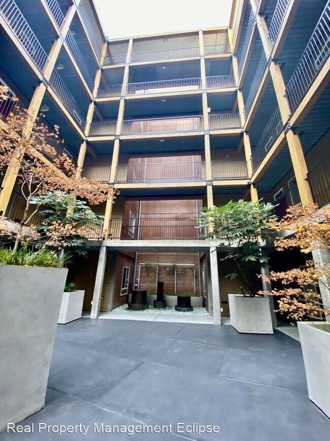 Building Photo - 1 br, 1 bath House - 66 Bell St. Unit 16