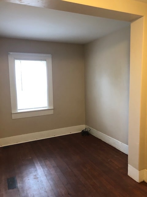 bedroom - 621 North Forest Street