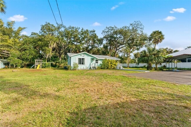 Building Photo - 8010 Riverview Dr