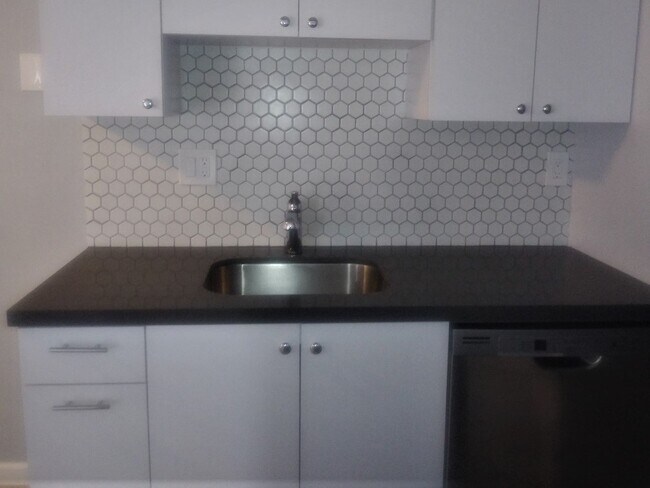 Kitchen - 1901 NE 51st St