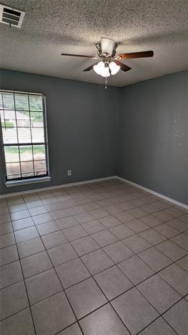 Building Photo - 2706 Parkview Dr