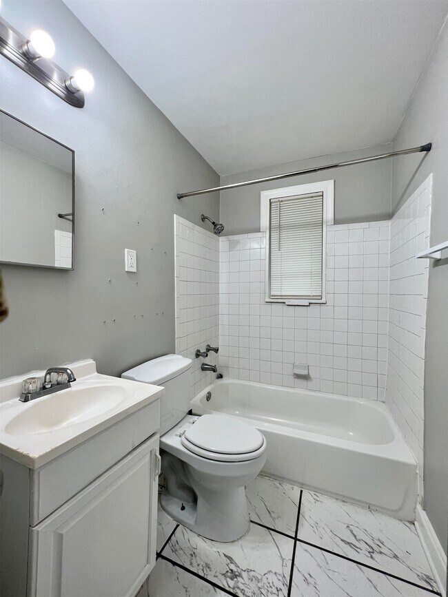 Foto del edificio - 424 Stoneham Rd