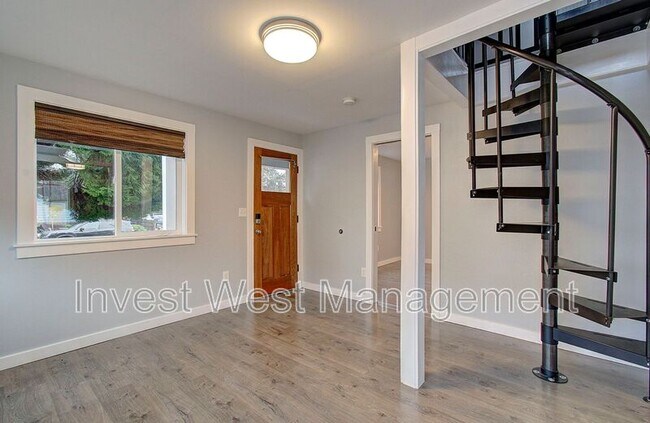 Foto del edificio - 2306 E 27th St