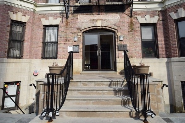 Building Photo - 1844 Columbia Rd NW