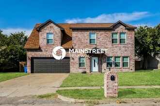 Building Photo - 14908 Oakwood Ln