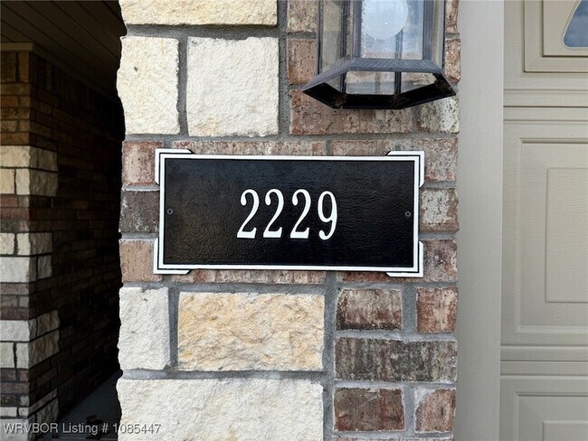 Foto del edificio - 2229 Regency Ln