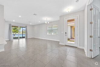Building Photo - 1095 Rolling Brk Ln