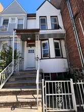 Building Photo - 62 Van Reypen St