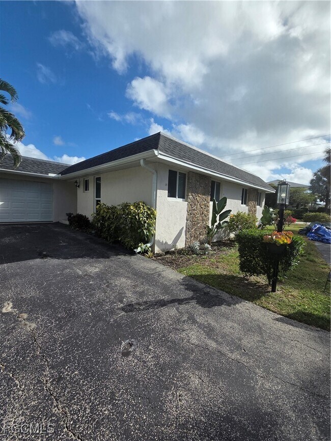 Foto del edificio - 280 Lanchester Ct