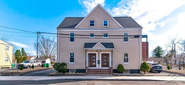 Building Photo - 45 Tainter St