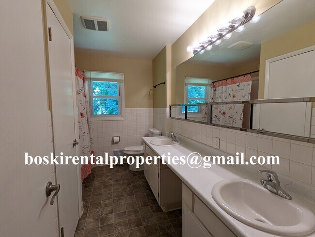 large bath - 248 Flintridge Dr