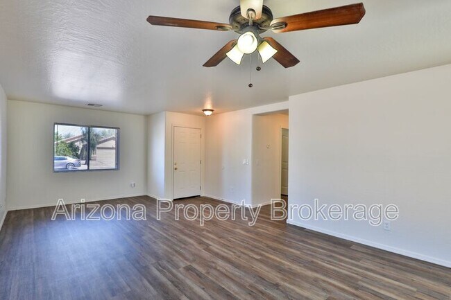 Foto del edificio - 2755 E. Bagdad Rd.