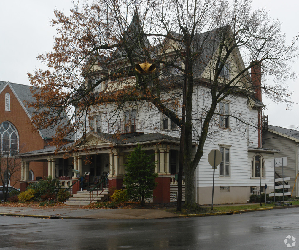 Primary Photo - 56 W Main St
