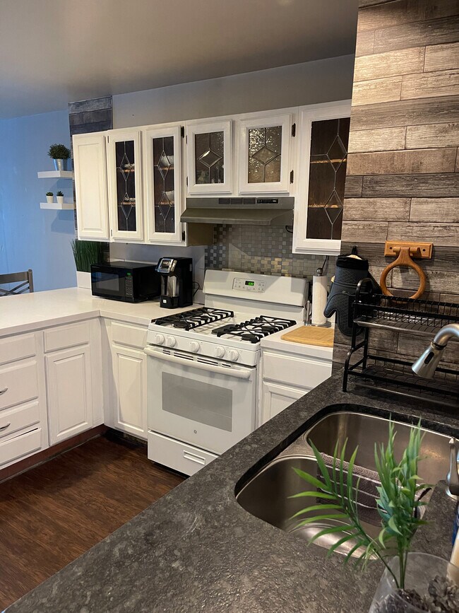 Foto del edificio - 731 N 67th St