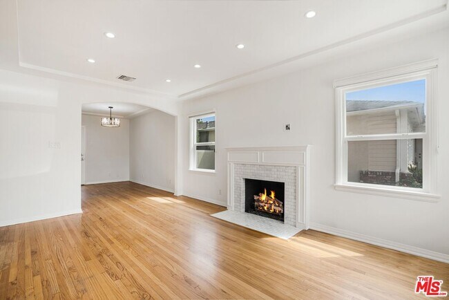 Building Photo - 8312 Westlawn Ave