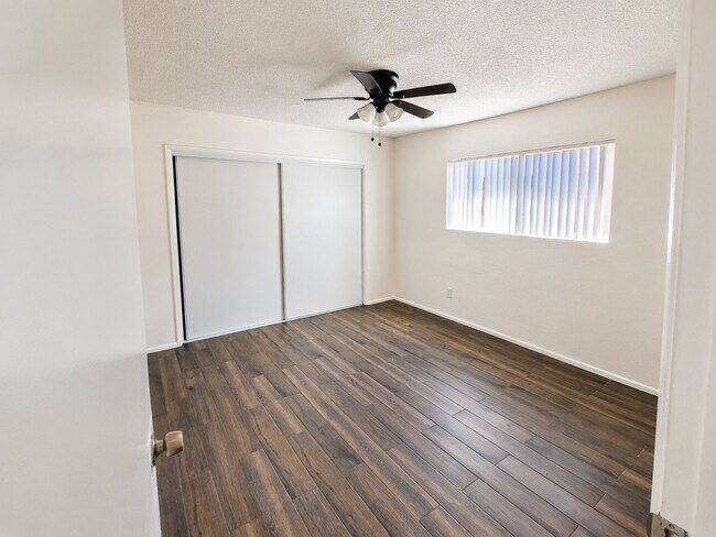 Foto del edificio - 8135 Langdon Ave