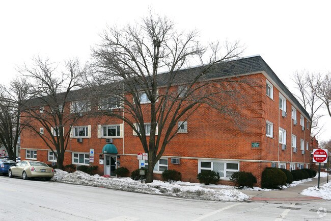 Building Photo - 800 Custer Ave