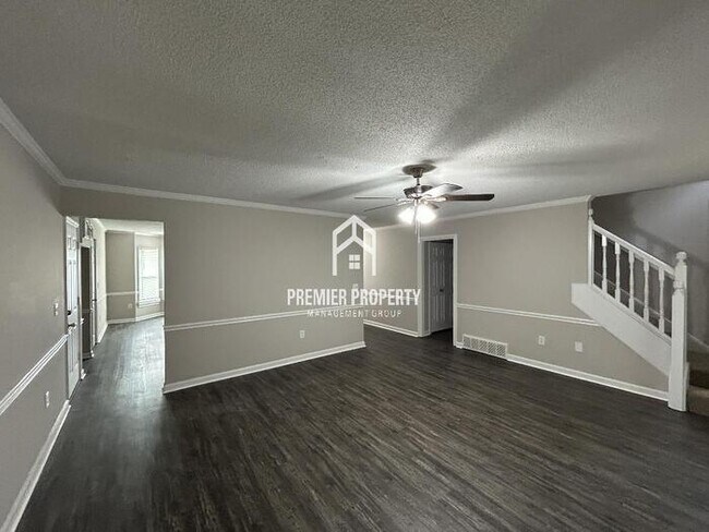 Foto del edificio - 4378 Donnegan Cove