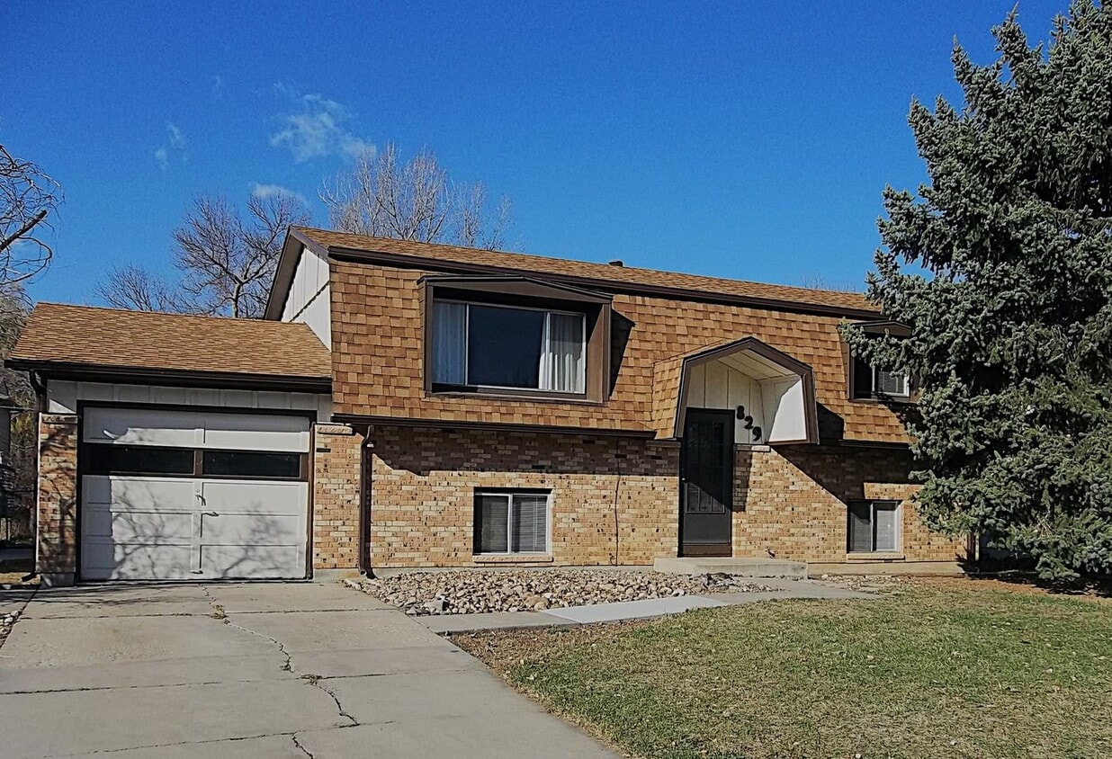 Primary Photo - Charming Home Near the Foothills