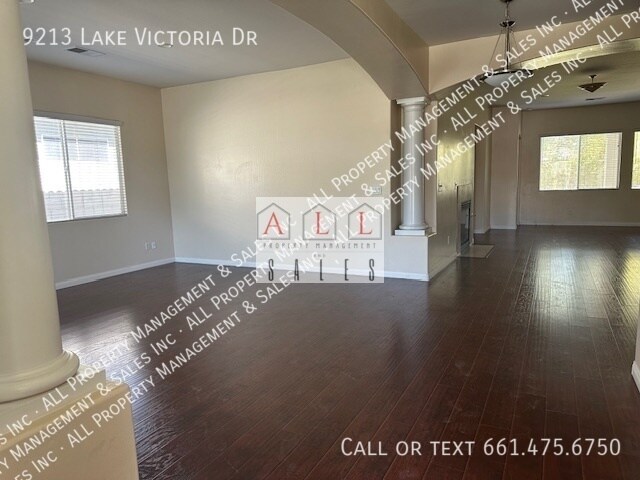 Foto del edificio - 9213 Lake Victoria Dr