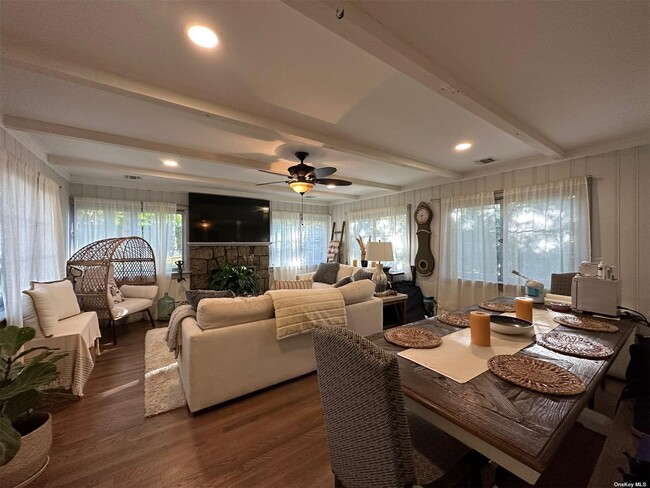 Foto del edificio - 59 Ridgefield Rd
